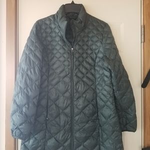 Lightweight quilted down jacket